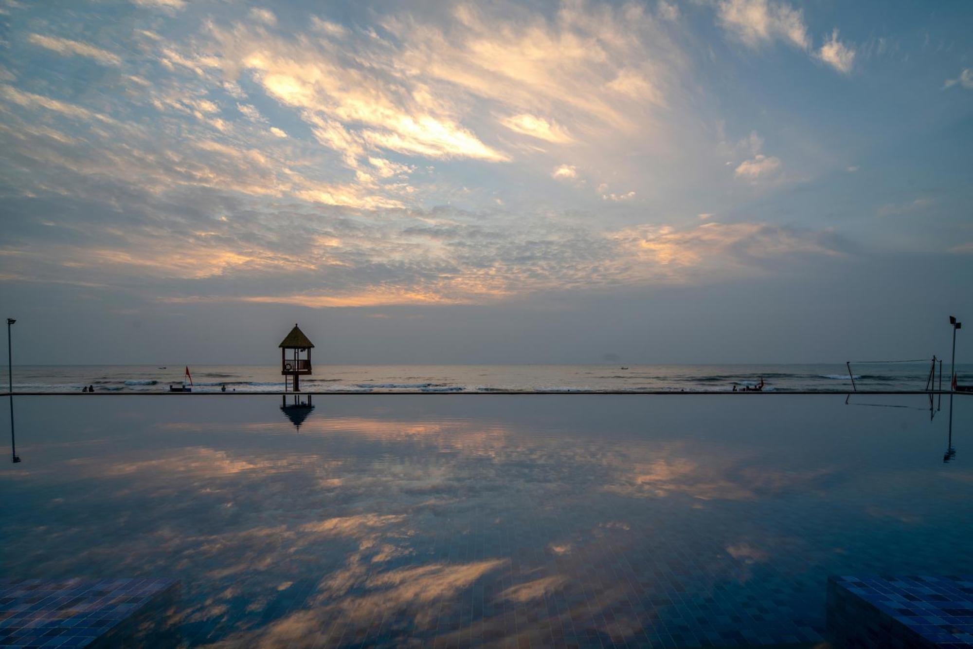 Howard Johnson Sandalwoods Resort Huizhou Huidong Exterior foto